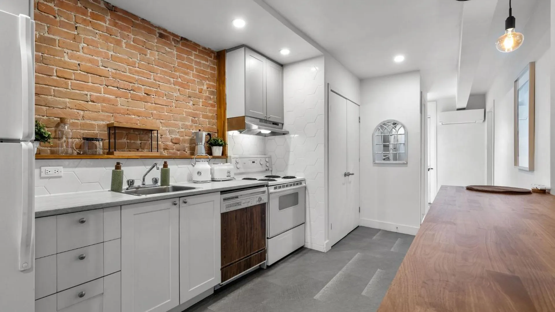 Charming Apartment - Plateau Mtl 蒙特利尔 加拿大