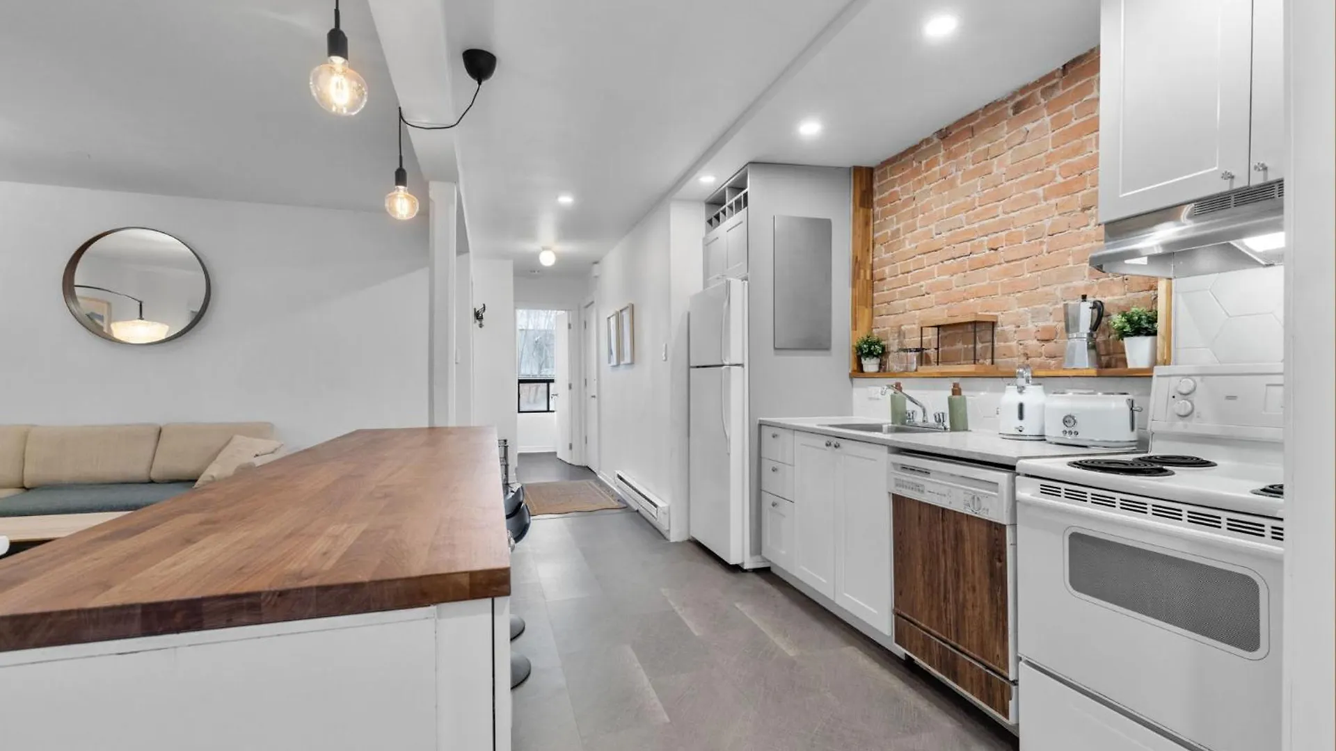 Charming Apartment - Plateau Mtl 蒙特利尔